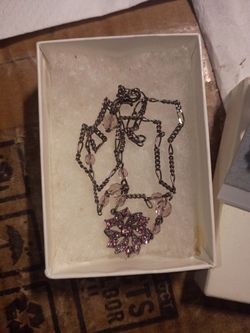 Jeunique matching necklace and ear rings