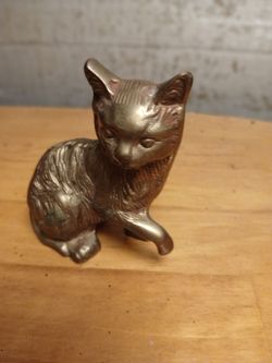 Vintage heavy brass kitty cat figurine