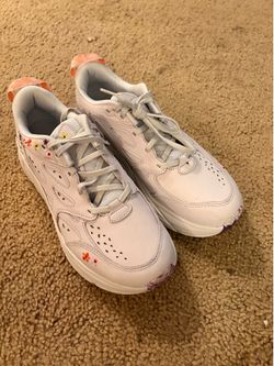 Hoka Clifton vibrant bloom