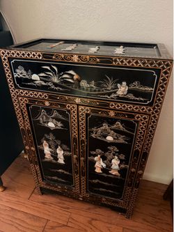 Black Lacquer Chinese Cabinet with Mother of Pearl Inlay