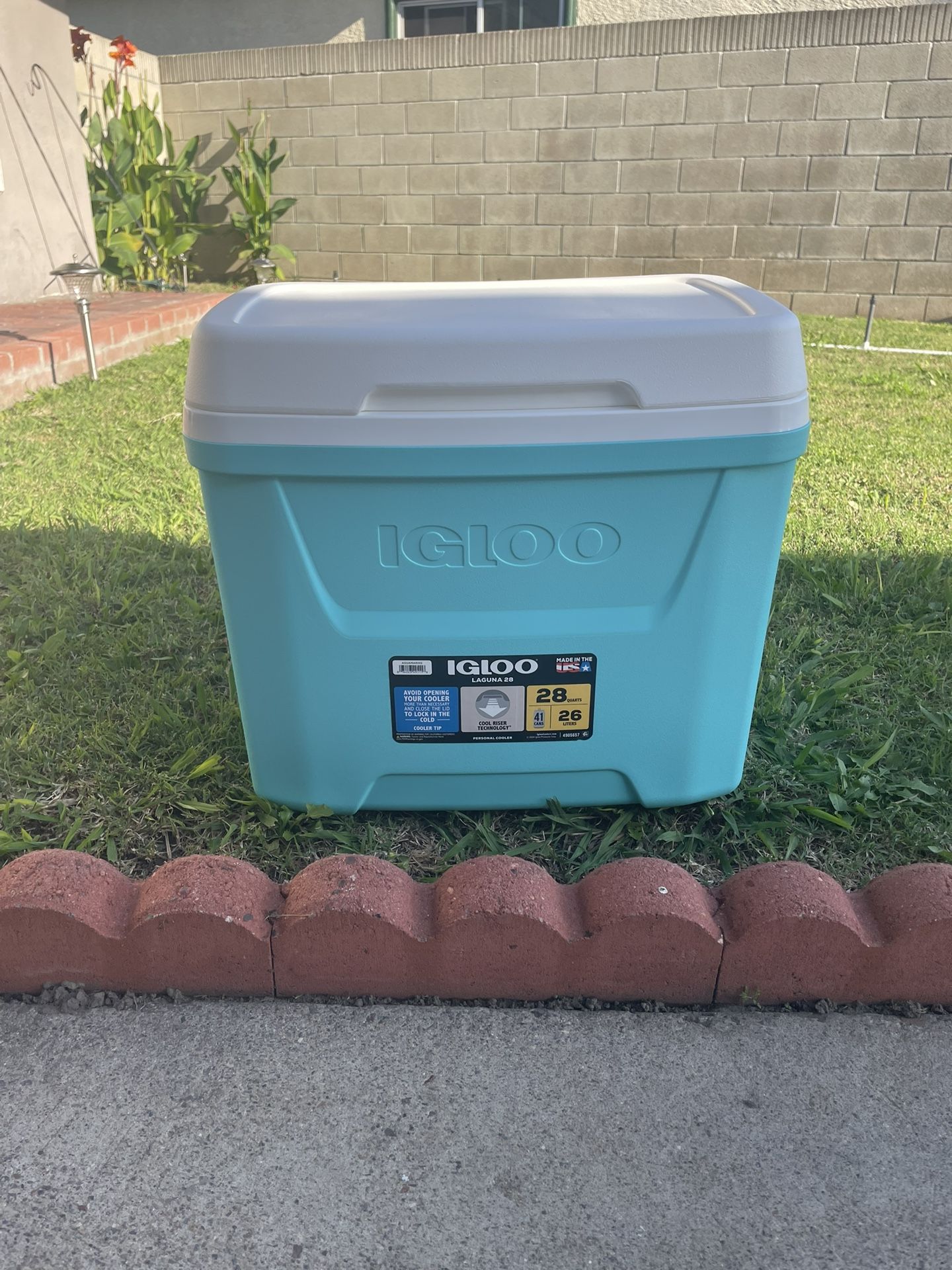 Igloo 28 Quarts 41 Cans 