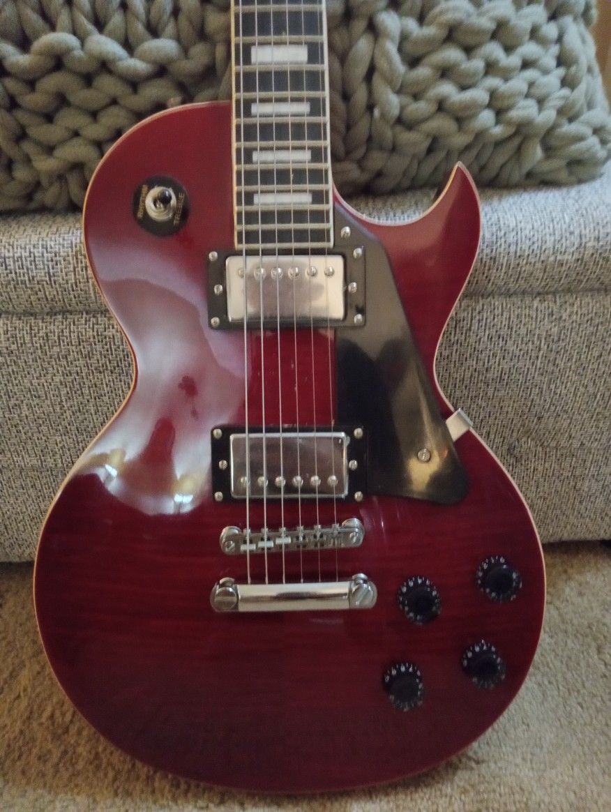 Les Paul Style Guitar New Excellent Condition