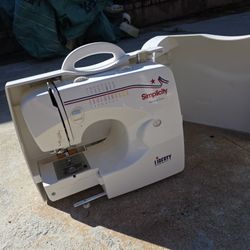Simplicity Liberty sewing machine