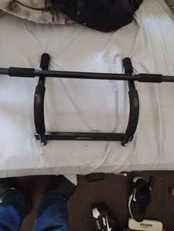 Pull Up Bar