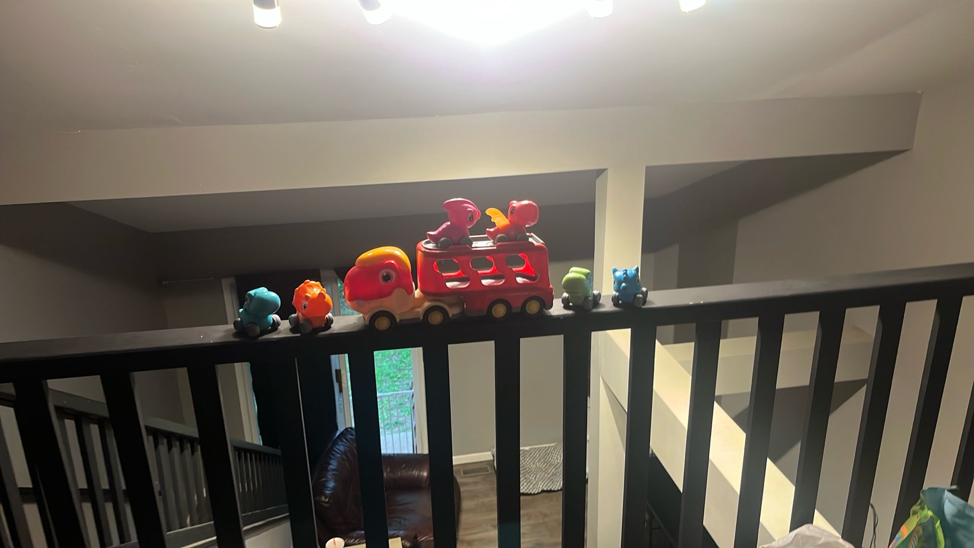 Dino Truck w/ 6 Mini Dino Cars