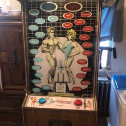 *RARE* Vintage Arcade Machine 