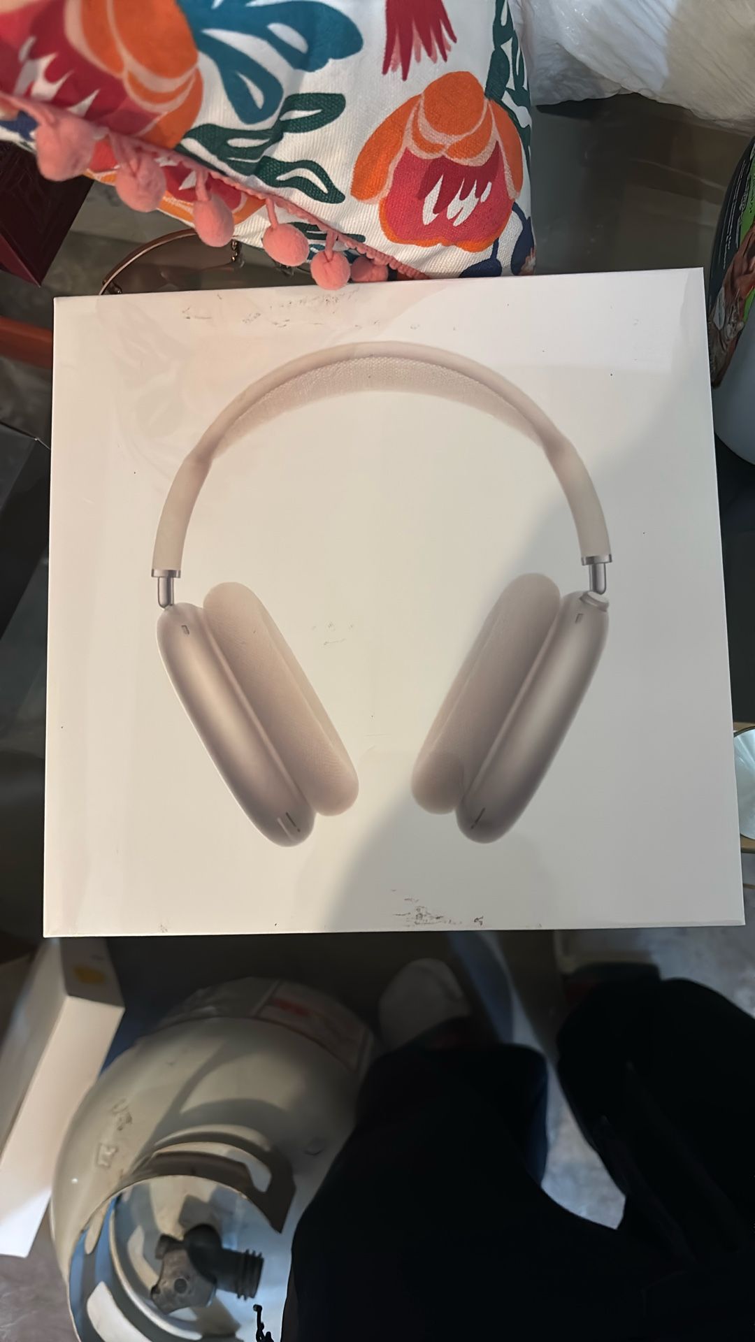 AIRPOD MAXES HEADPHONES