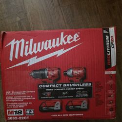 Milwaukee M18 Compact Combo Kit With 5Ah Oil Resistant Battery