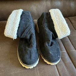 Fuzzy black winter/fall boots size 10.5