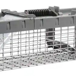 Take control the humane way! The Havahart Small 1-Door Live Animal Trap is perfect for safely catching and releasing squirrels, chipmunks, and more. 