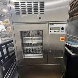 Medical dishwasher for laboratory