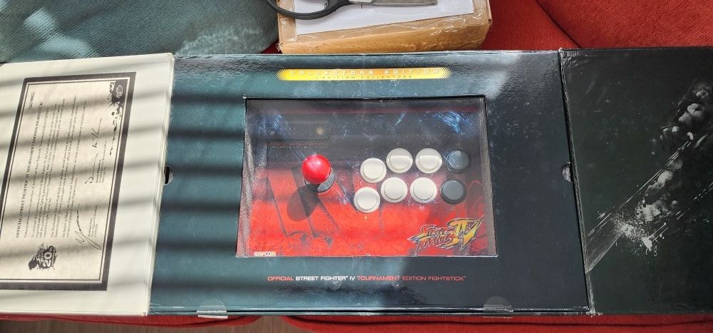 MadCatz XBOX 360 Street Fighter 4 Tournament Edition Arcade Stick