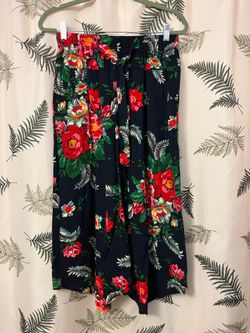 Beautiful Floral Cotton Wide-Leg Pants / Culottes – Lightweight Summer Style – $15