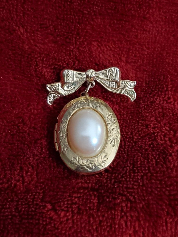 Vintage 1928 Collection Locket Brooch Bow And Faux Pearl.