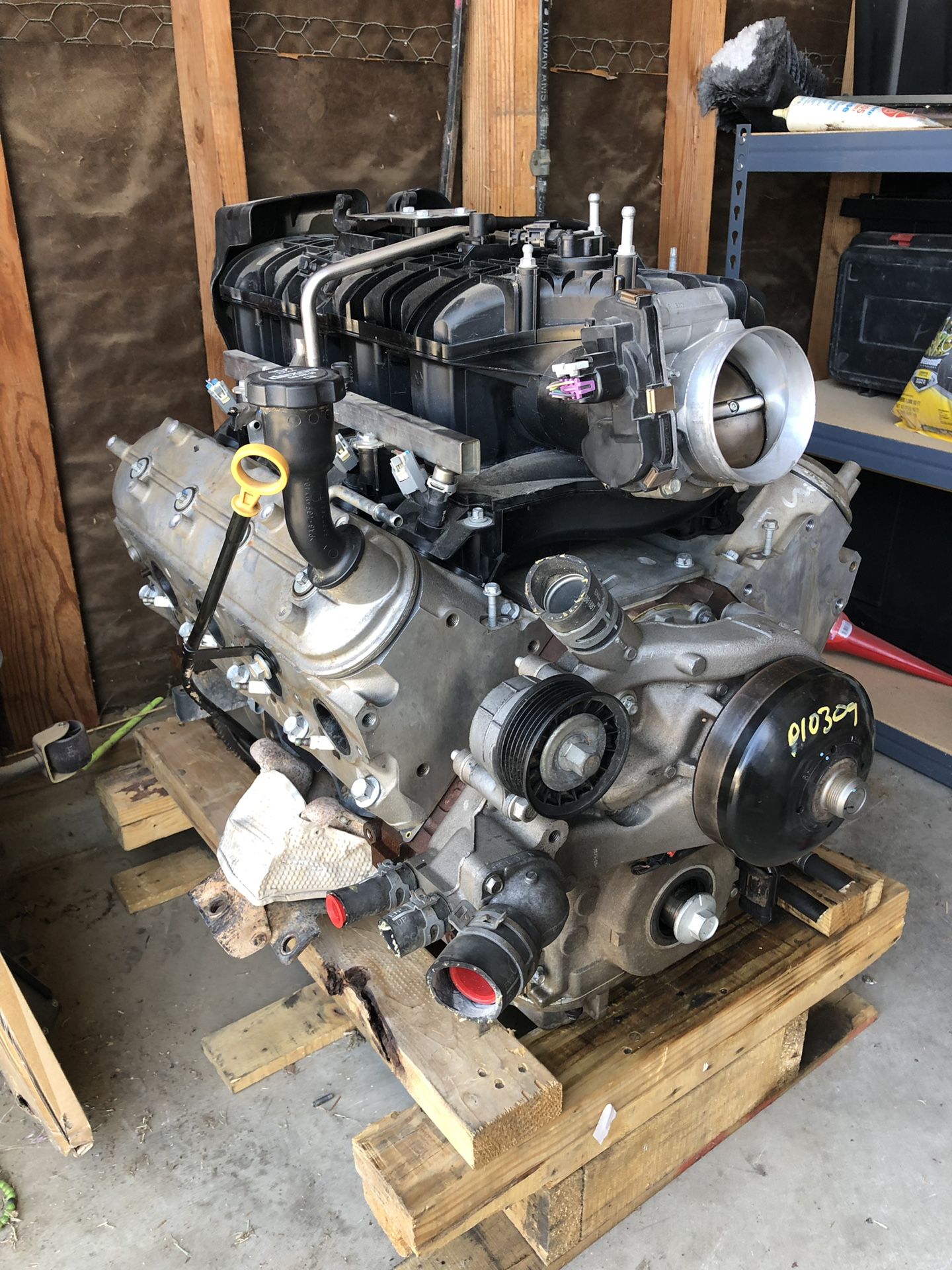 2015 Chevy 6.0 L96 gen 4 block engine and intake