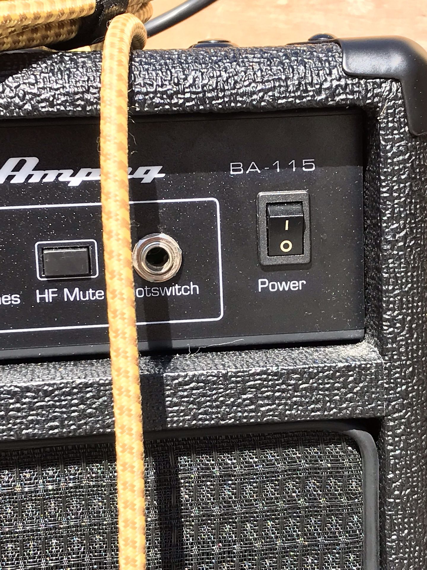 Ampeg ba115 v2 bass combo amplifier 1x15 inch 150 watts