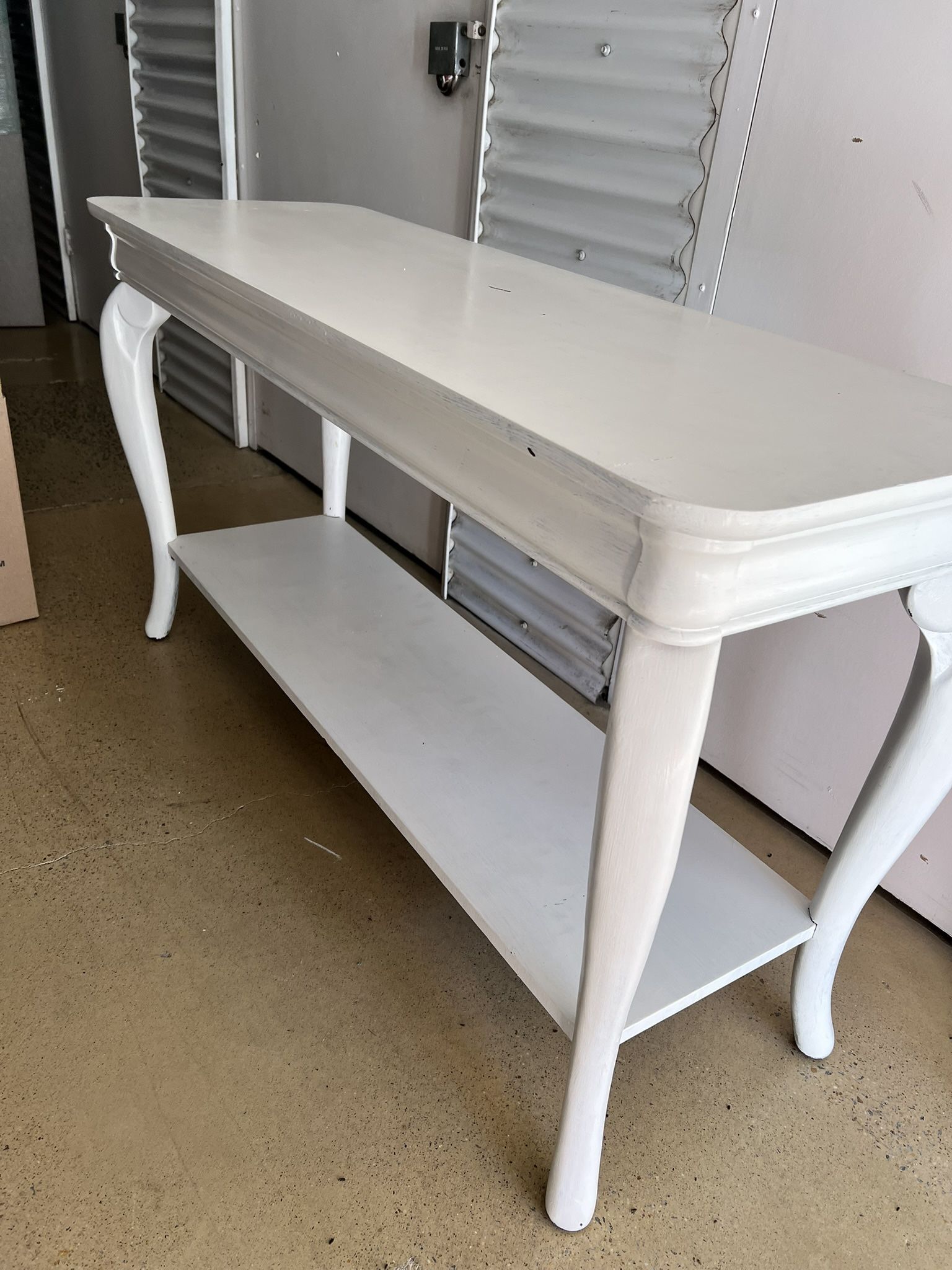 Elegant White Console Table / Entryway Table