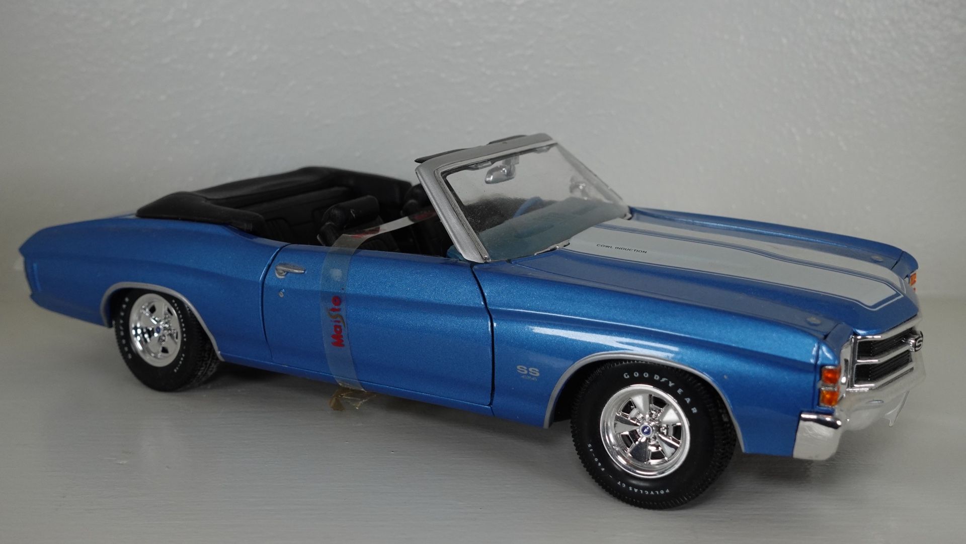 Maisto 1971 Chevy Chevelle SS Convertible Blue 1/18 Scale