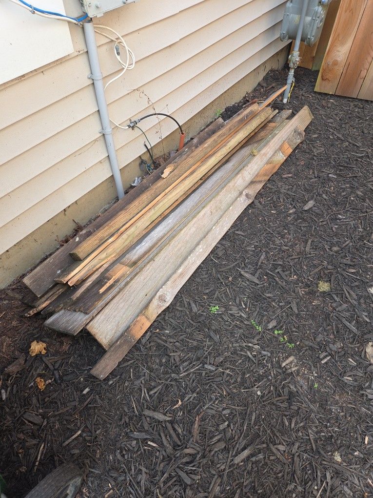 Free Cedar Wood Fence Pickets 