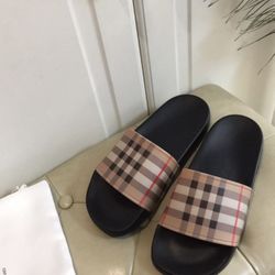 Burberry Slides Men’s/ Women’s  6 ‘ 7 ‘ 8’ 9 ‘