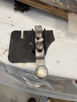 Johnson Evinrude Cowl Latch Down