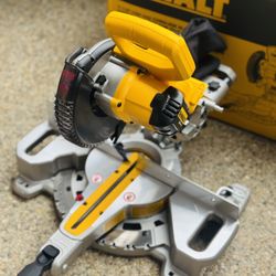Dewalt 20V MAX Cordless 7-1/4 in. Sliding Miter Saw (Tool Only)
