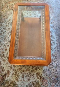 Decorated wooden coffee table 2 tier with glass top