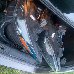 Kia Stinger 2022 Headlights Both HID’S