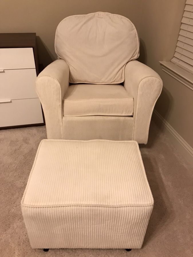 Newco premium Rosie glider ivory with footstool
