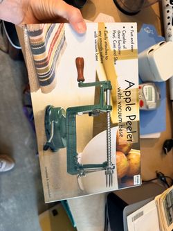 Apple Peeler, Corer & Slicer with Vacuum Base – $12