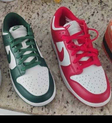 Red or Green Dunks YES they´re Available Size 10 New...