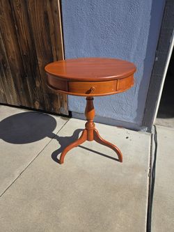 Vintage Colonial Drum Table