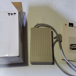 Vintage Apple 3.5 Drive A9M0106 working with original box