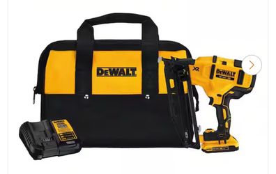 20V MAX XR 15-Gauge Electric Cordless Angled Finishing Nailer Kit