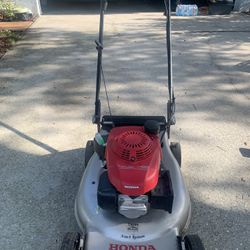 Honda 21" Dual-Blade 3-in-1 Self-Propelled Mower