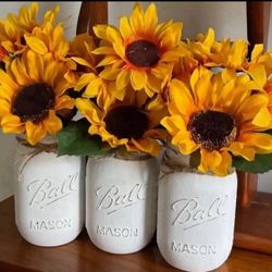 Chalk Painted & Distressed mason jars fall gifts - SUNFLOWERS