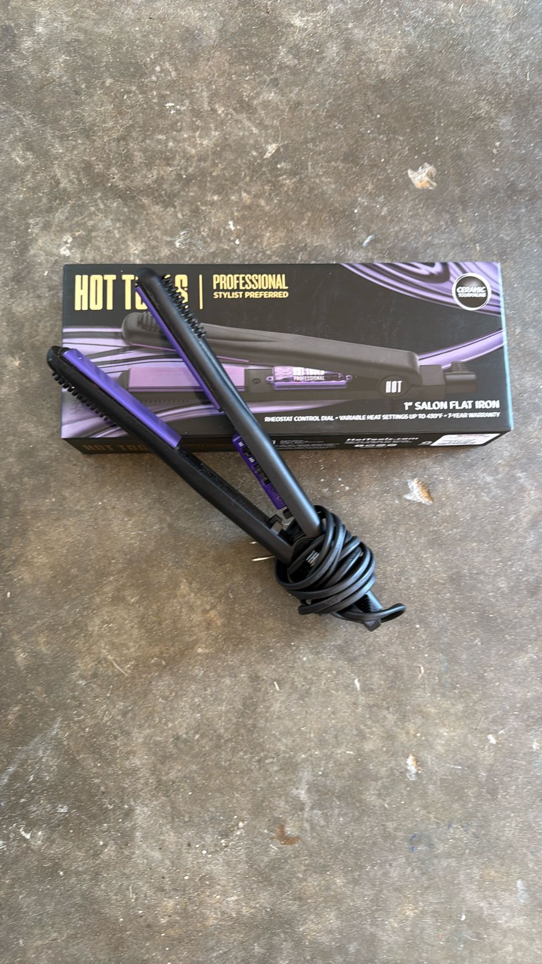 Hot Tools 1” Ceramic Tourmaline Flat Iron