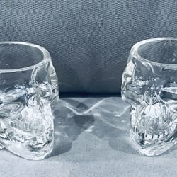 SET OF 2 Crystal Head Vodka Skull Shot Glasses  NEW Dan Aykroyd