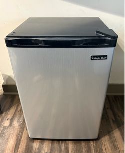 Magic Chef Mini Refrigerator
