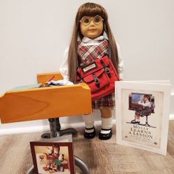 Pleasant company american girl molly school outfit desk bookbag good condition. RIBBONS NOT PICTURED BUT INCLUDED***.Doll, sockas and shoes ARE NOT  i