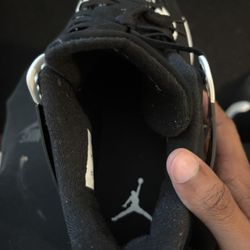 Jordan 4 White Thunders