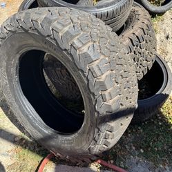 35x12.5x20” Tires Bfg K02 Pair