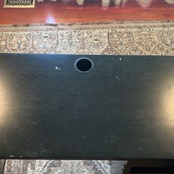 Black Desk