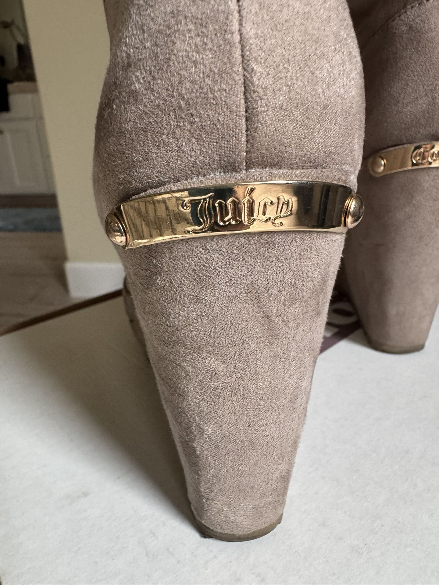 Women Boot Taupe Color