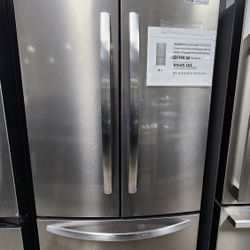 FRIDGIDAIRE COUNTER DEPTH  REFRIGERATOR  WITH ICE MAKER WITH 1YEAR WARRANTY/1 AÑO DE GARANTIA POR ESCRITO 
