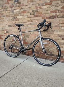 NEW 61CM XXL FUJI SPORTIF 2.1 SILVER ENDURANCE ALUMINUM ROAD BIKE