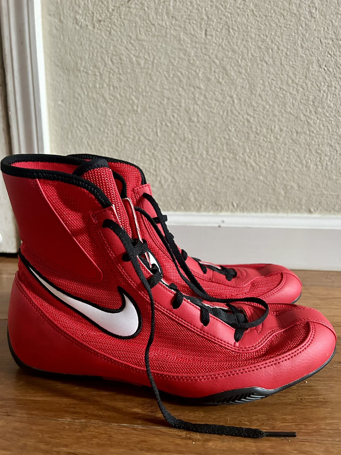 Red Nike Machomai 2 (Boxing Shoes/boots)