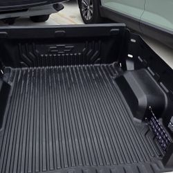 Bed liner For Chevrolet Silverado 1500 Short Bed. Authentic Chevrolet Product. 