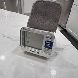 Omron 3 Series Compact Wrist Blood Pressure Monitor