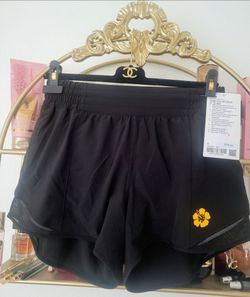 Hard-to-find Lululemon Hawaii Exclusive Hisbiscus Hottie Shorts. Authentic Sizes 4, 6, & 8